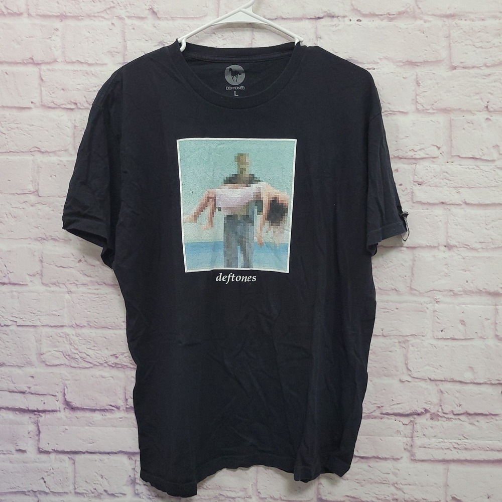 2018 Deftones Deep Summer Capsule Band TShirt Sz L Graphic Print Pixelated Alt